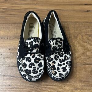 Leopard & black women Hey Dudes. Never worn. Only tried on. Size 6 women’s.